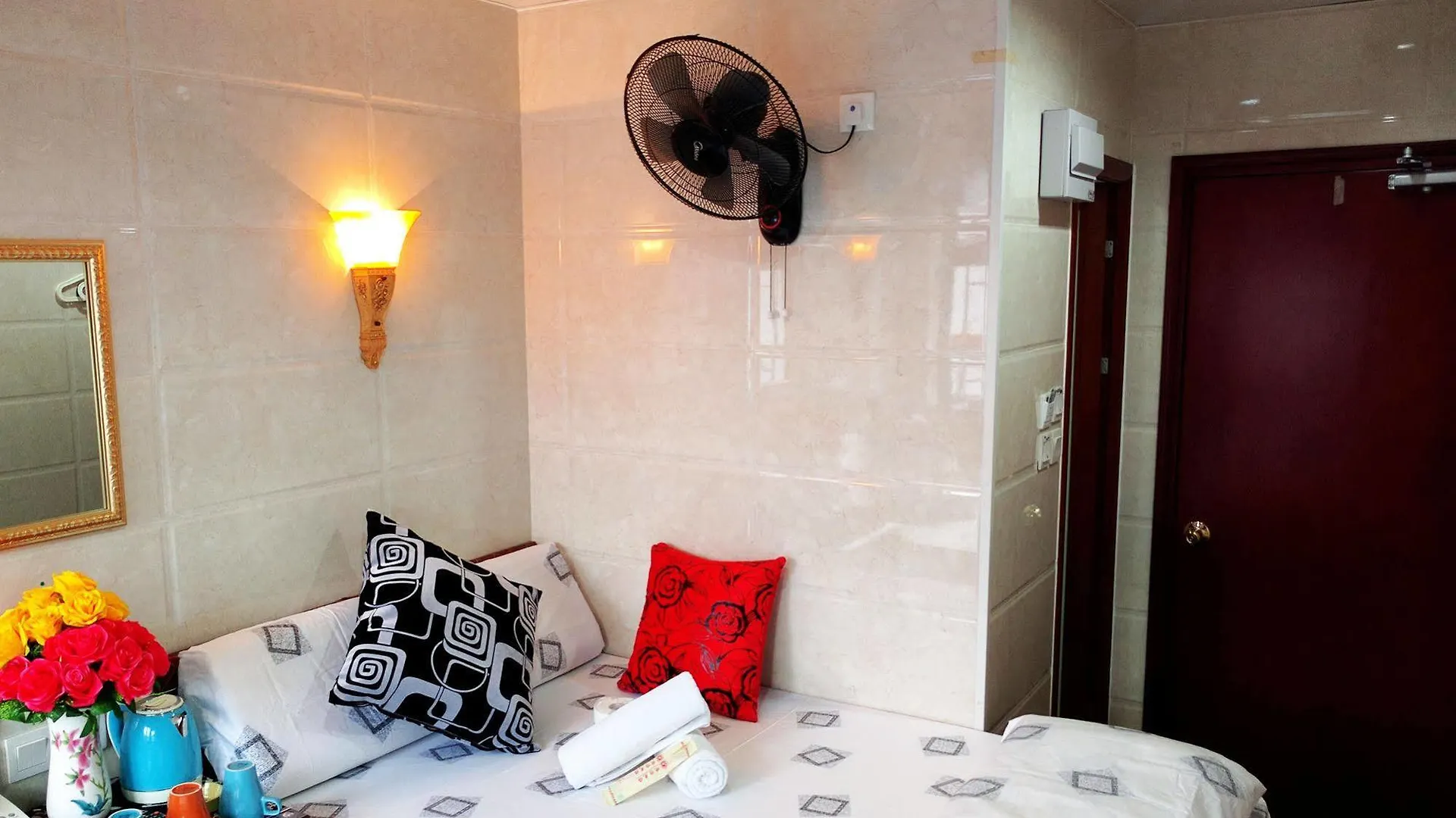 Gasthuis Budget Hostel Block D 10Th Floor Hongkong China